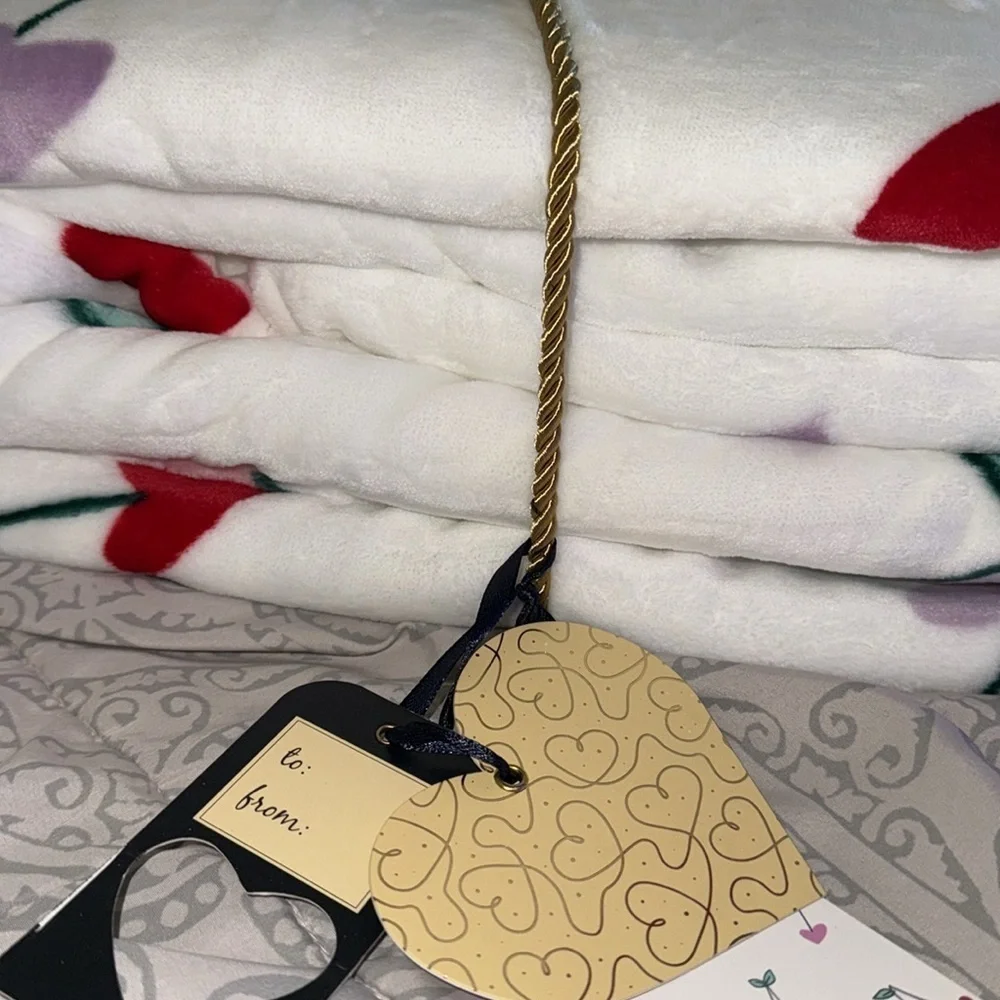 Rachel Roy Valentines Day Pink Heart Throw Blanket ♥️💜🩷